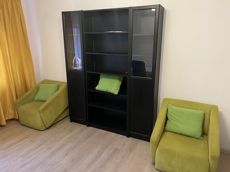 Aviatiei, Capalna, Promenada mall