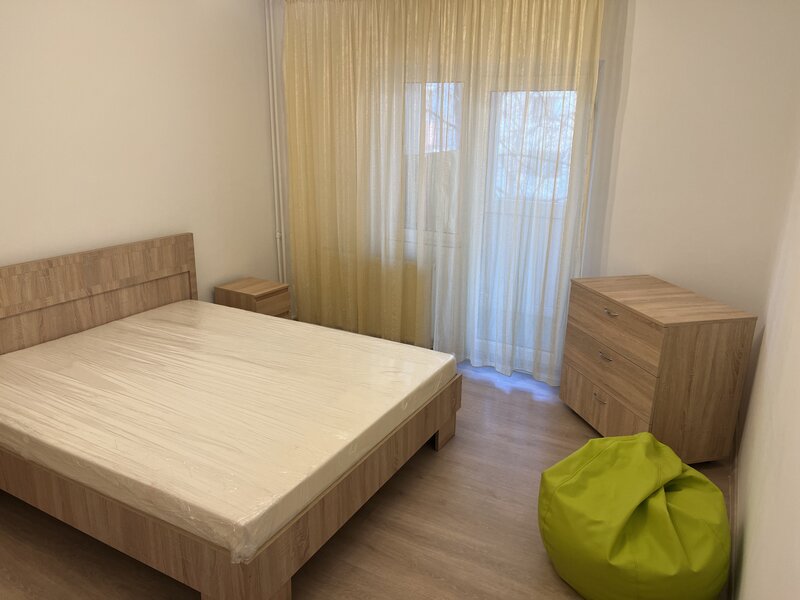 Aviatiei, Capalna, Promenada mall